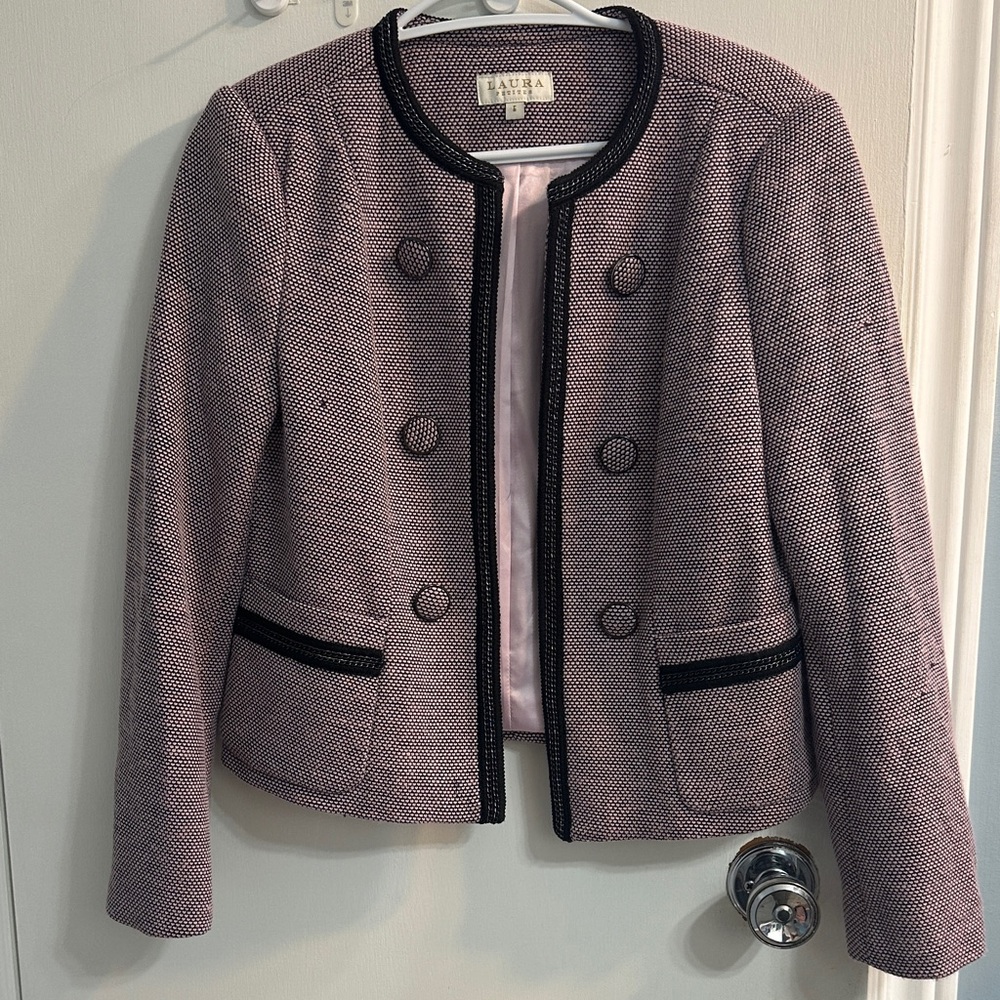 Elegant Women's Tweed Blazer with Black Accents Laura